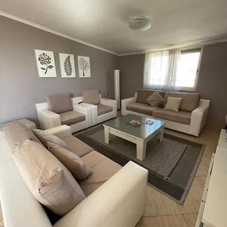 Saltwater Apartment *