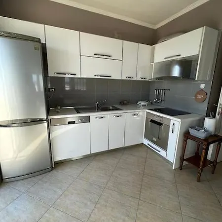Saltwater Apartment *